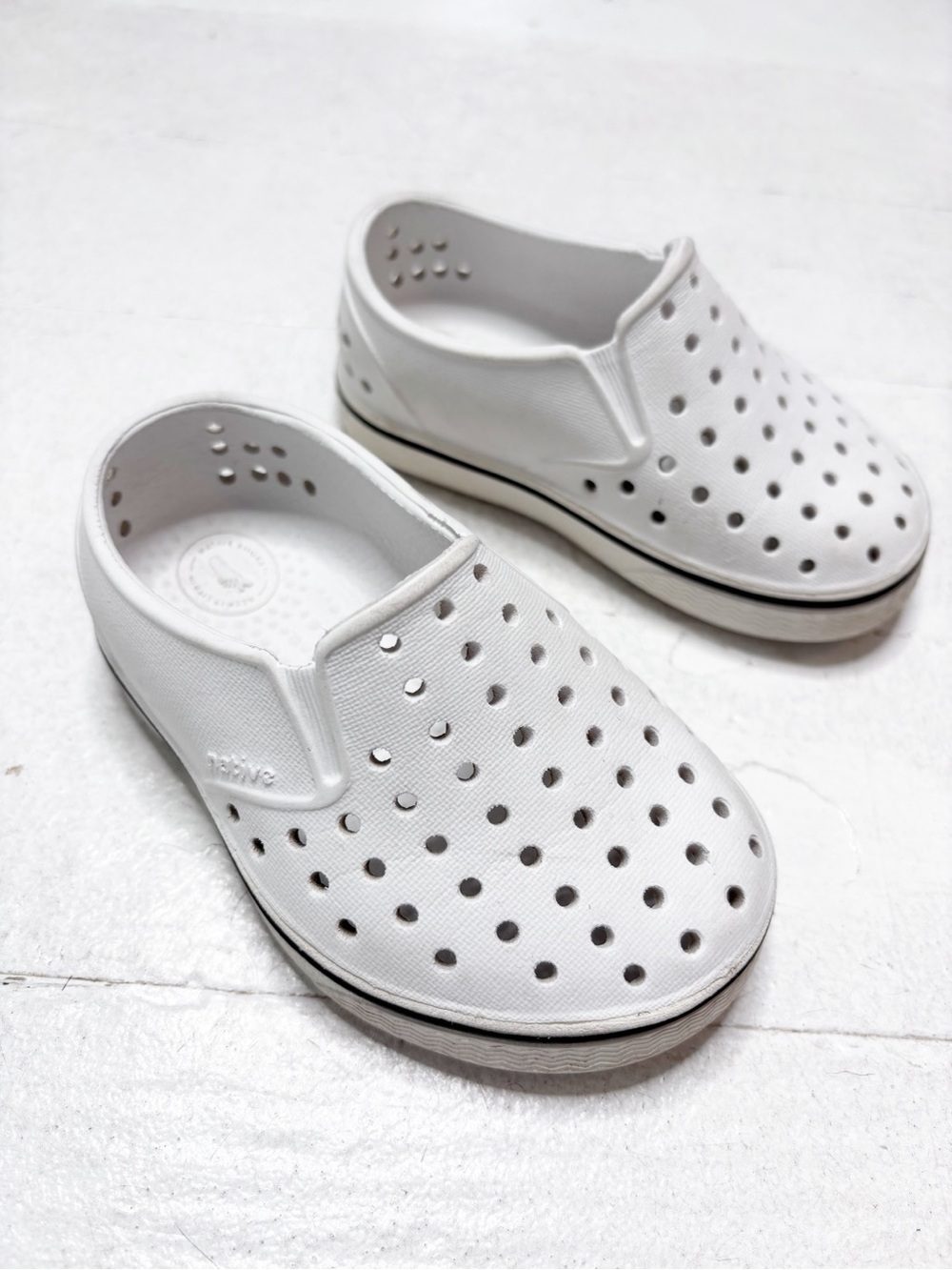 Native Shoes White Jefferson Waterproof Slip On Shoes Size 5T EUC